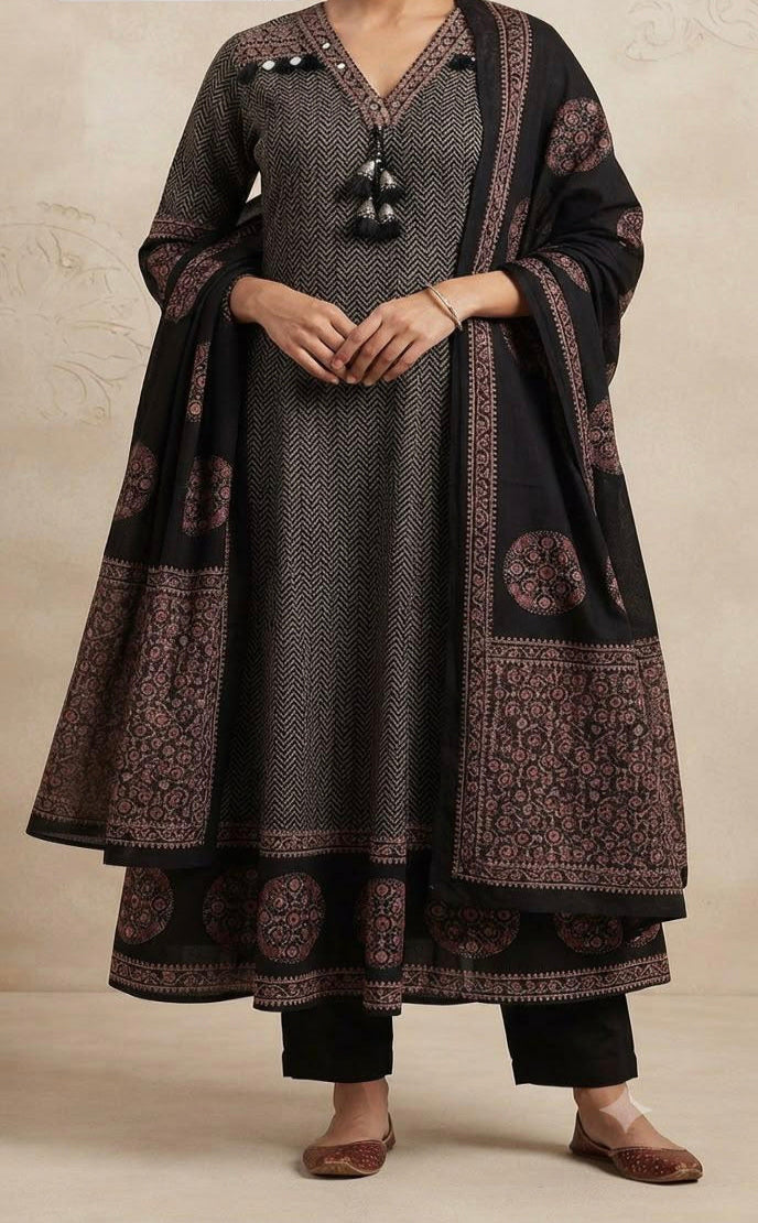 Black charm cotton suit set